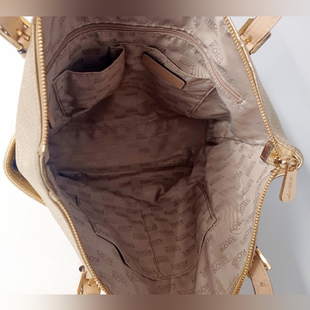 Michael Kors Gold Leather Jet Set Top Zip Tote EUC $343 Retail - Picture 15 of 15